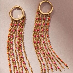 Anthropologie Huggie  goldtone fringe chain earring with tiny pink stones